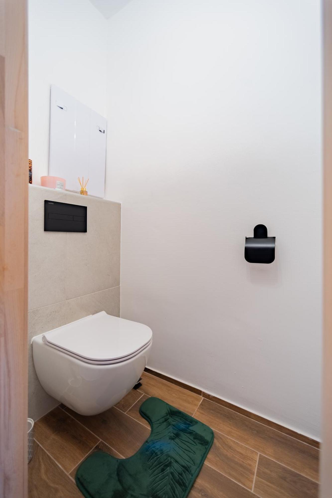 Barbyb Apartment - With Free Parking Pressburg Exterior foto